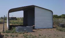 Horse sun shelter loafing shed